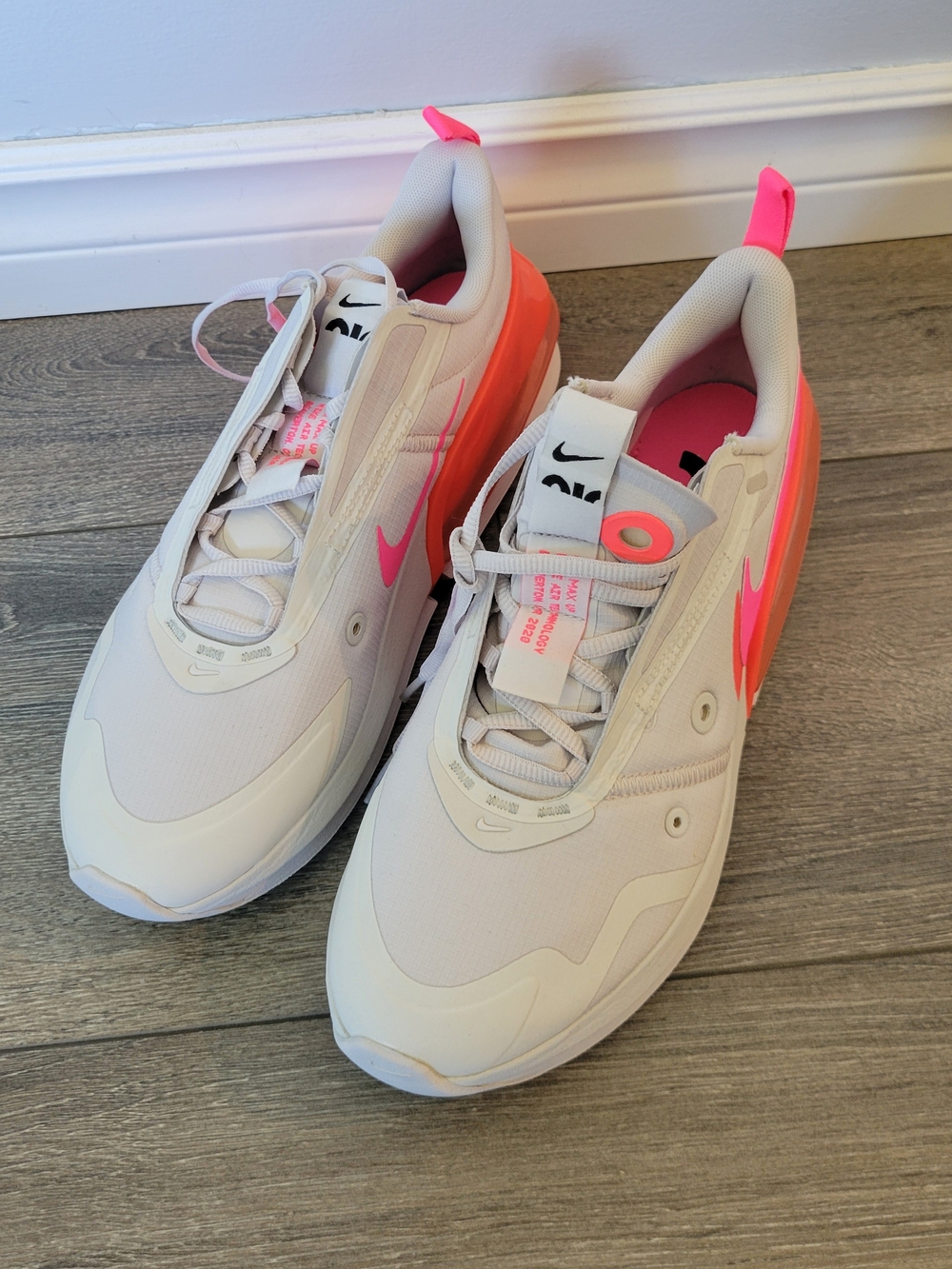 Nike Air Max Women’s White and Hot Pink Athletic Sneakers